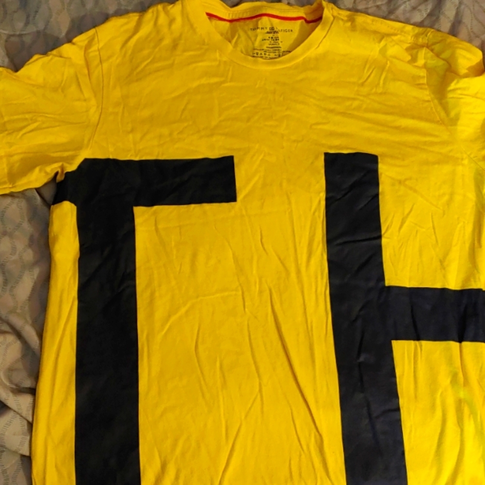 Tommy Hilfiger tee